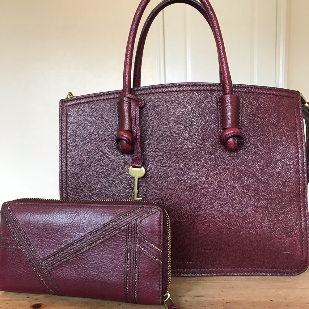 Fossil purse and wallet